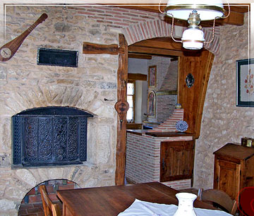 Pré Le Terme, la cuisine, au Buisson de Cadouin