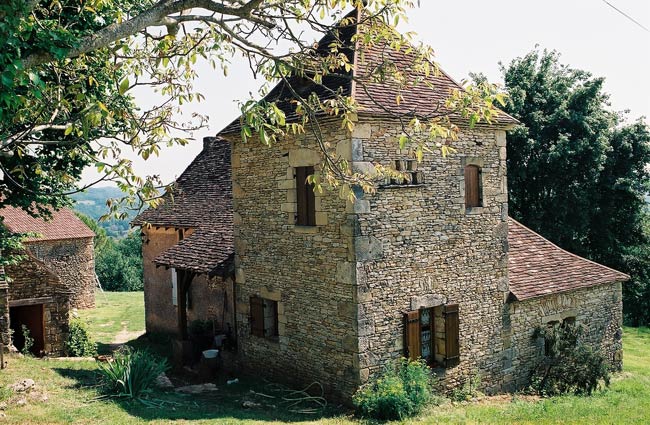 Pré Le Terme, l'extérieur de la maison à l'arrière, au Buisson de Cadouin